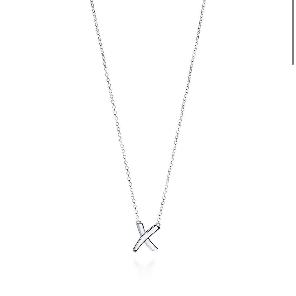 Tiffany and Co Necklace comes w/ pouch & box